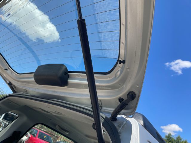 bontott SUZUKI WAGON R PLUS Csomagtérajtó (Üres lemez)