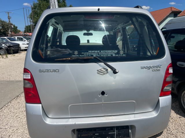 bontott SUZUKI WAGON R PLUS Csomagtérajtó (Üres lemez)