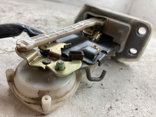 bontott SUZUKI WAGON R PLUS Csomagtérajtó Zárszerkezet