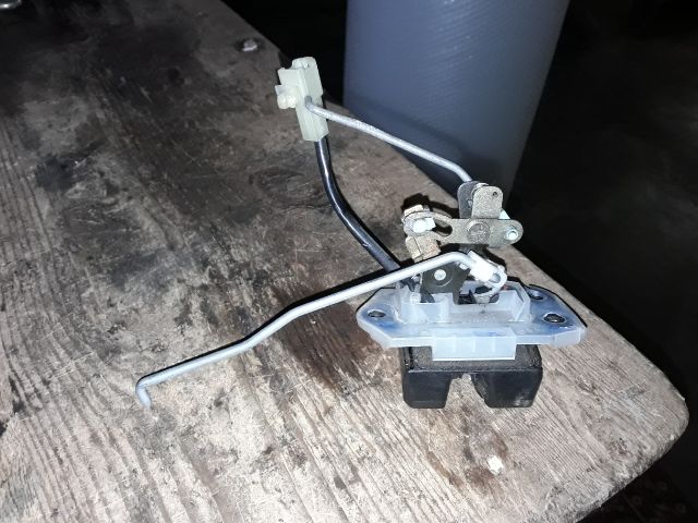 bontott SUZUKI WAGON R PLUS Csomagtérajtó Zárszerkezet