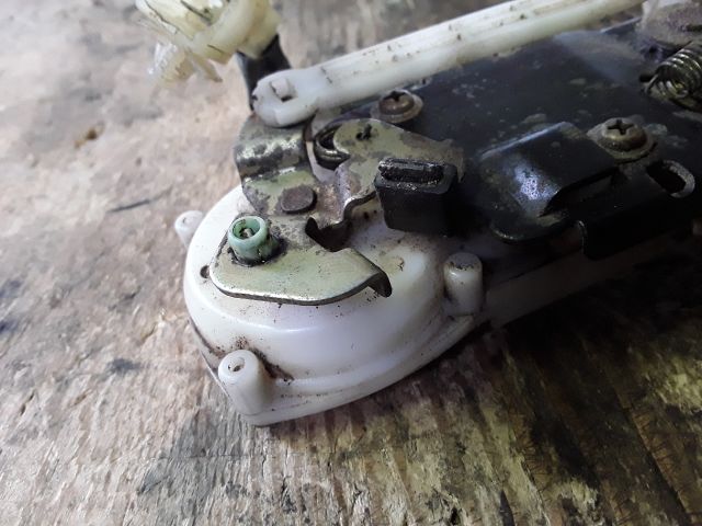 bontott SUZUKI WAGON R PLUS Csomagtérajtó Zárszerkezet