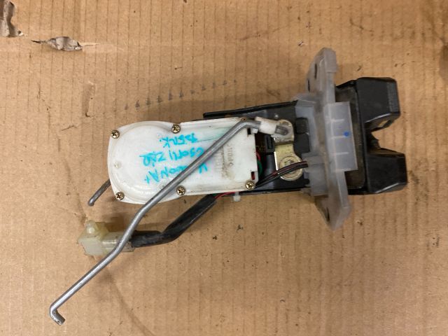 bontott SUZUKI WAGON R PLUS Csomagtérajtó Zárszerkezet