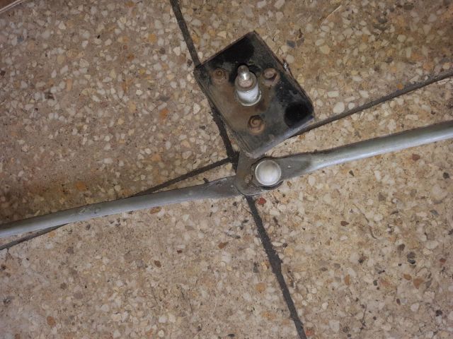 bontott SUZUKI WAGON R PLUS Első Ablaktörlő Szerkezet