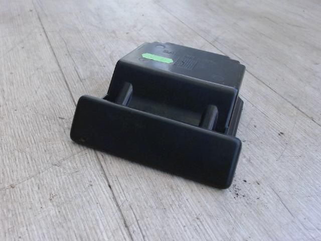 bontott SUZUKI WAGON R PLUS Első Hamutartó