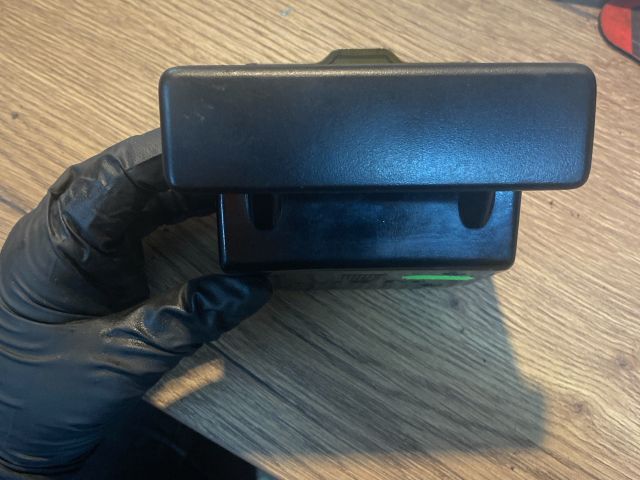 bontott SUZUKI WAGON R PLUS Első Hamutartó