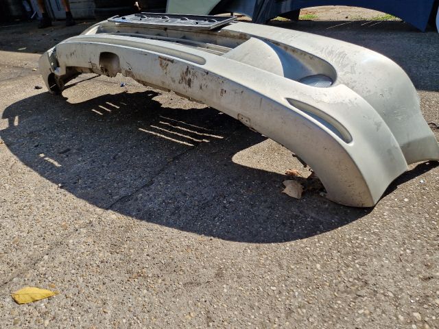 bontott SUZUKI WAGON R PLUS Első Lökhárító (Részeivel)