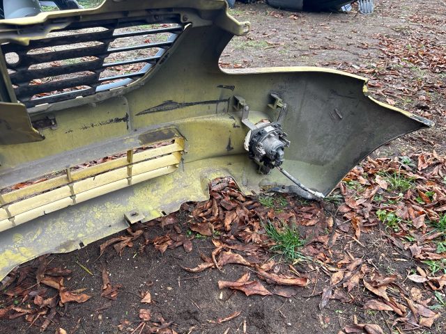 bontott SUZUKI WAGON R PLUS Első Lökhárító (Részeivel)