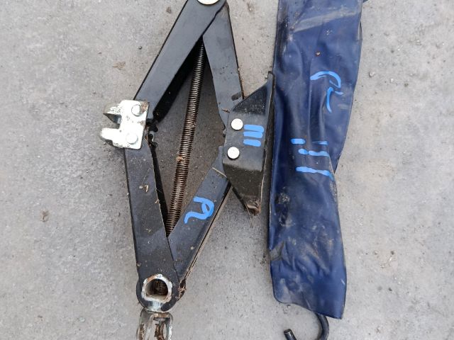 bontott SUZUKI WAGON R PLUS Emelő