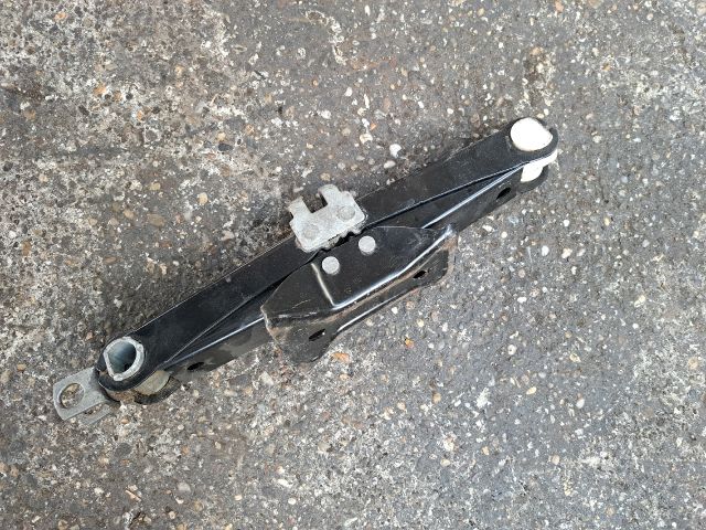 bontott SUZUKI WAGON R PLUS Emelőbak