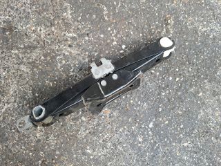 bontott SUZUKI WAGON R PLUS Emelőbak