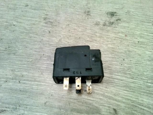 bontott SUZUKI WAGON R PLUS Fényszórómagasság Állító Kapcsoló