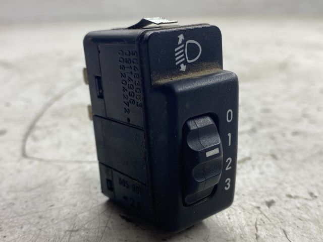 bontott SUZUKI WAGON R PLUS Fényszórómagasság Állító Kapcsoló