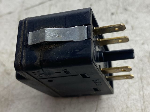 bontott SUZUKI WAGON R PLUS Fényszórómagasság Állító Kapcsoló