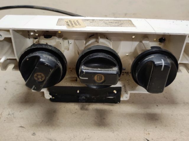 bontott SUZUKI WAGON R PLUS Fűtéskapcsoló (manuális klímás)