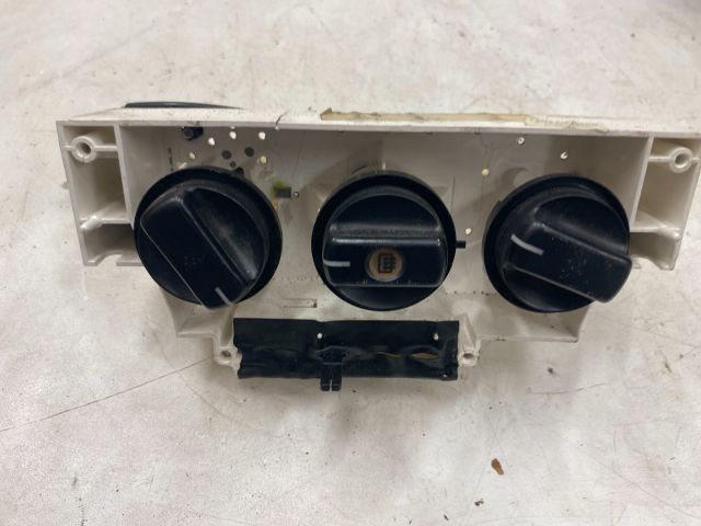 bontott SUZUKI WAGON R PLUS Fűtéskapcsoló (Nem klímás)