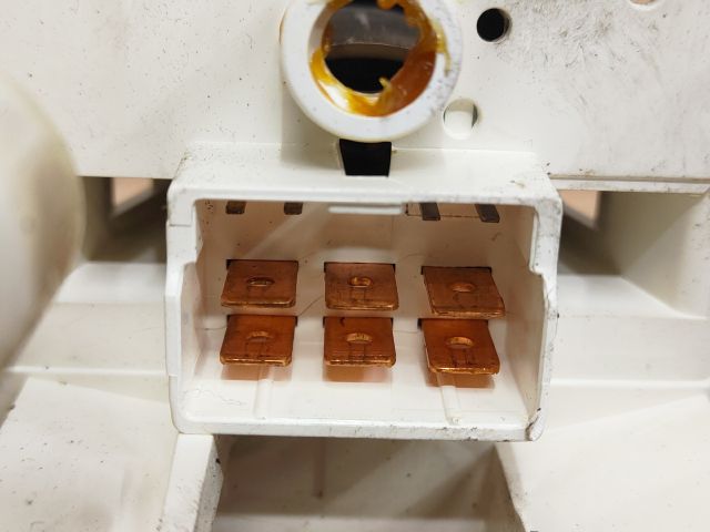 bontott SUZUKI WAGON R PLUS Fűtéskapcsoló (Nem klímás)