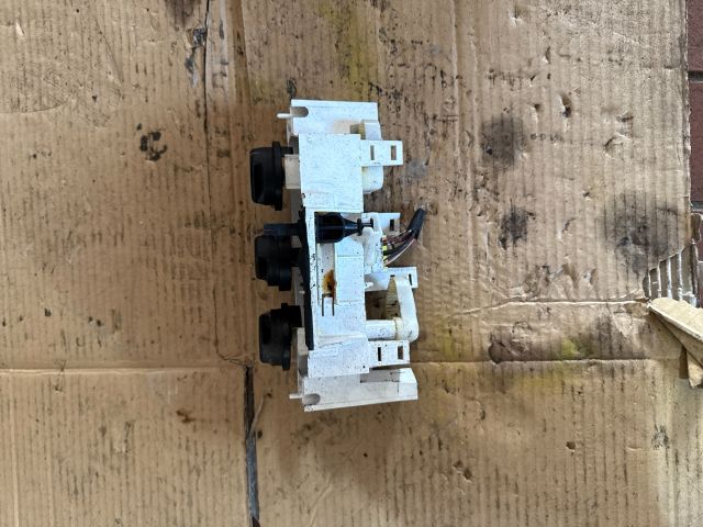 bontott SUZUKI WAGON R PLUS Fűtéskapcsoló