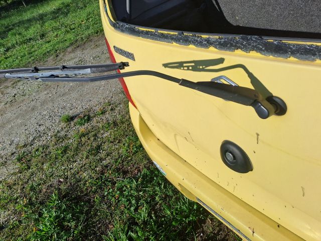 bontott SUZUKI WAGON R PLUS Hátsó Ablaktörlő Kar Burkolat
