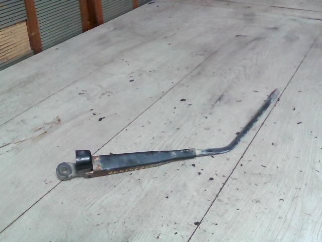 bontott SUZUKI WAGON R PLUS Hátsó Ablaktörlő Kar