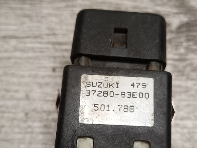 bontott SUZUKI WAGON R PLUS Hátsó Ködzárófény Kapcsoló