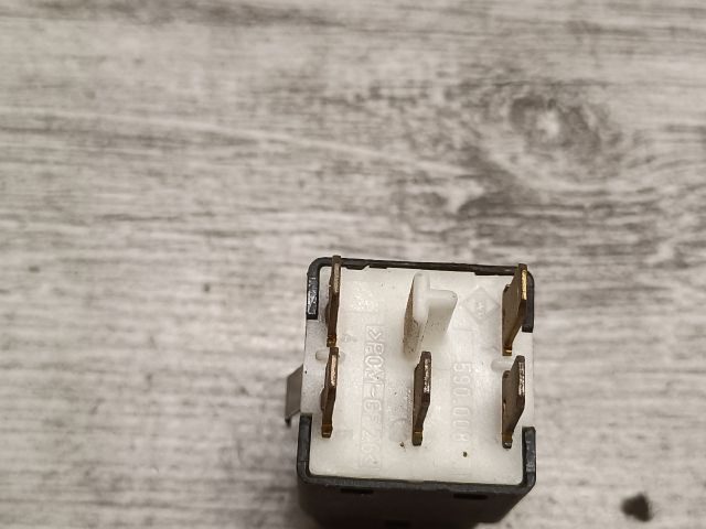 bontott SUZUKI WAGON R PLUS Hátsó Ködzárófény Kapcsoló