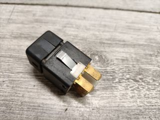 bontott SUZUKI WAGON R PLUS Hátsó Ködzárófény Kapcsoló