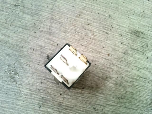 bontott SUZUKI WAGON R PLUS Hátsó Ködzárófény Kapcsoló