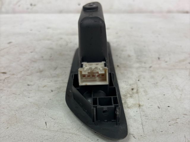 bontott SUZUKI WAGON R PLUS Jobb első Ablakemelő Kapcsoló