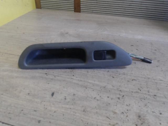 bontott SUZUKI WAGON R PLUS Jobb első Ablakemelő Kapcsoló