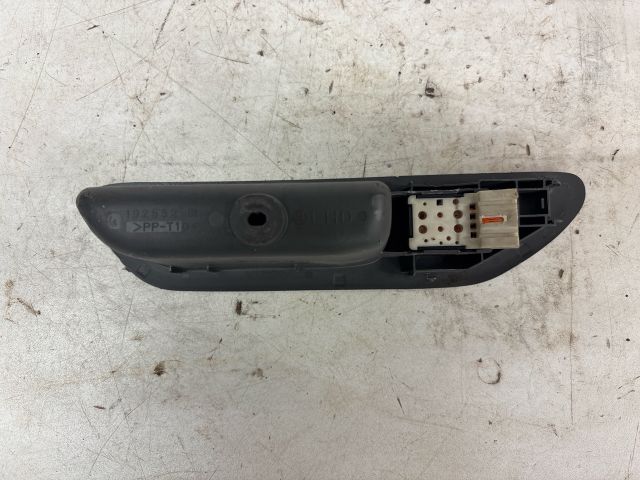 bontott SUZUKI WAGON R PLUS Jobb első Ablakemelő Kapcsoló