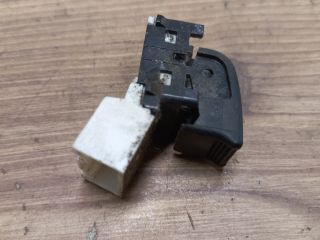 bontott SUZUKI WAGON R PLUS Jobb első Ablakemelő Kapcsoló