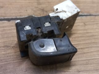 bontott SUZUKI WAGON R PLUS Jobb első Ablakemelő Kapcsoló