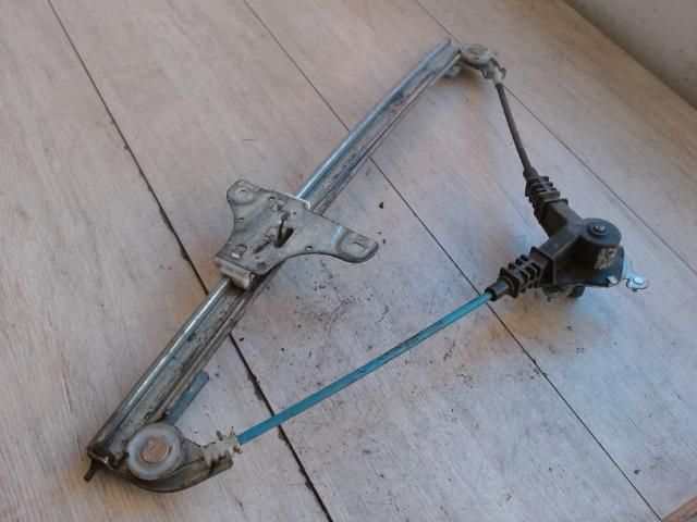 bontott SUZUKI WAGON R PLUS Jobb első Ablakemelő Szerkezet (Mechanikus)