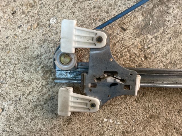 bontott SUZUKI WAGON R PLUS Jobb első Ablakemelő Szerkezet (Mechanikus)