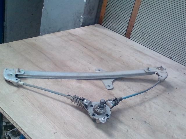 bontott SUZUKI WAGON R PLUS Jobb első Ablakemelő Szerkezet (Mechanikus)