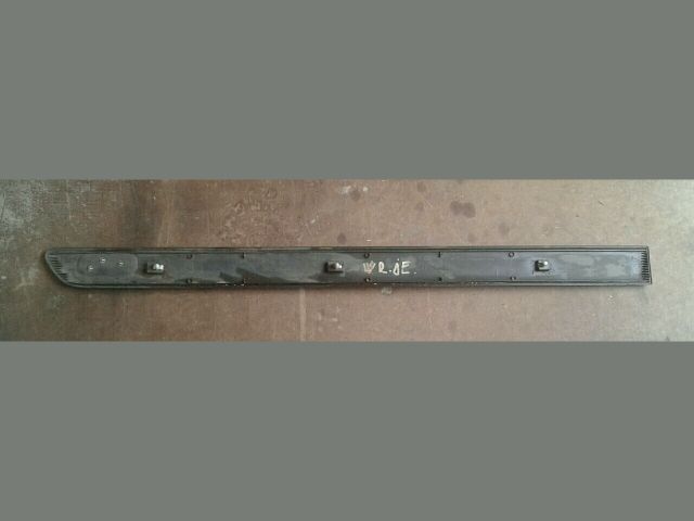 bontott SUZUKI WAGON R PLUS Jobb első Ajtó Díszléc