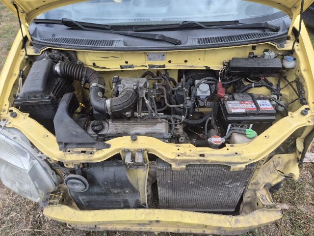 bontott SUZUKI WAGON R PLUS Jobb első Ajtó (Részeivel)