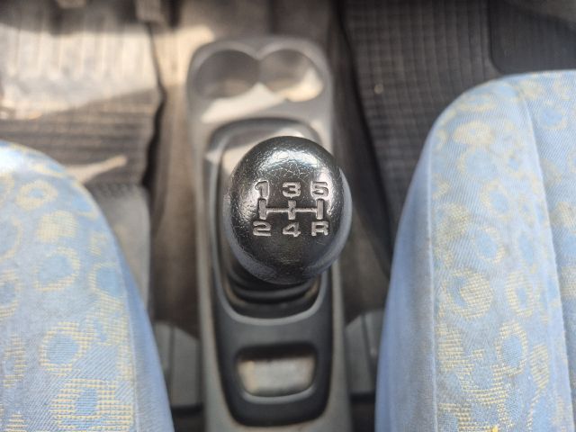 bontott SUZUKI WAGON R PLUS Jobb első Ajtó (Részeivel)