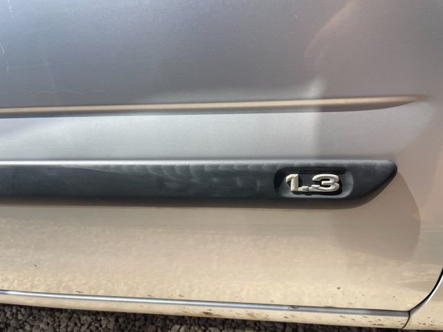 bontott SUZUKI WAGON R PLUS Jobb első Ajtó (Üres lemez)