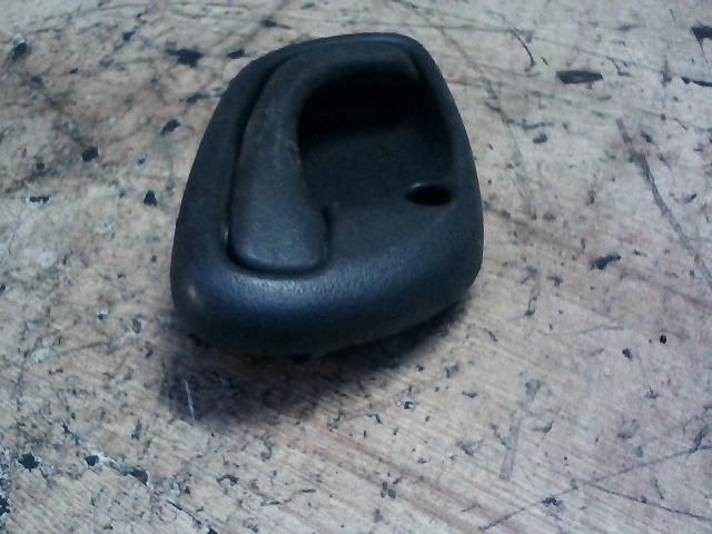 bontott SUZUKI WAGON R PLUS Jobb első Belső Kilincs