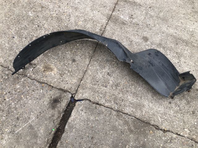 bontott SUZUKI WAGON R PLUS Jobb első Dobbetét (Kerékjárati, Műanyag)