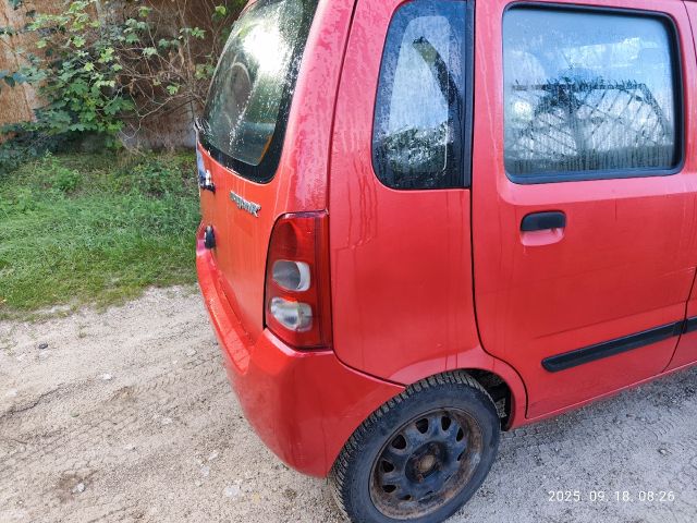 bontott SUZUKI WAGON R PLUS Jobb első Dobbetét (Kerékjárati, Műanyag)