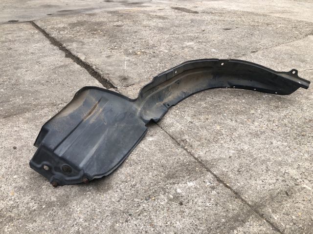 bontott SUZUKI WAGON R PLUS Jobb első Dobbetét (Kerékjárati, Műanyag)