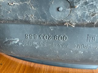 bontott SUZUKI WAGON R PLUS Jobb első Dobbetét (Kerékjárati, Műanyag)