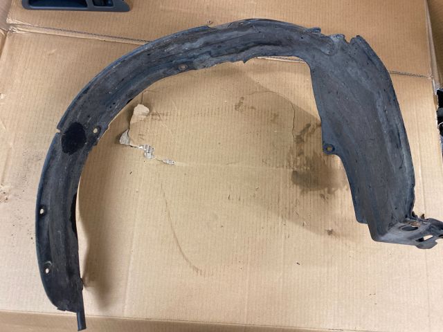 bontott SUZUKI WAGON R PLUS Jobb első Dobbetét (Kerékjárati, Műanyag)