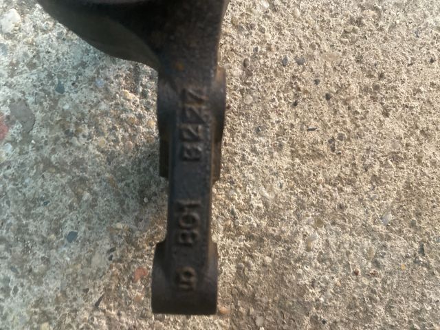 bontott SUZUKI WAGON R PLUS Jobb első Féltengely Tartó