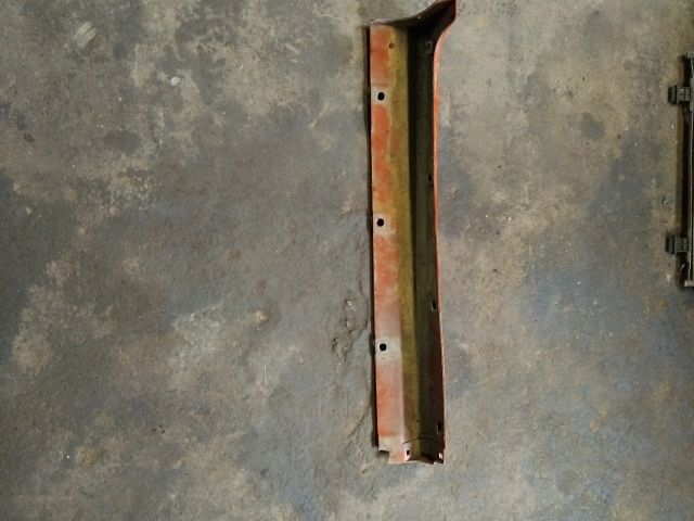 bontott SUZUKI WAGON R PLUS Jobb első Küszöb Díszléc