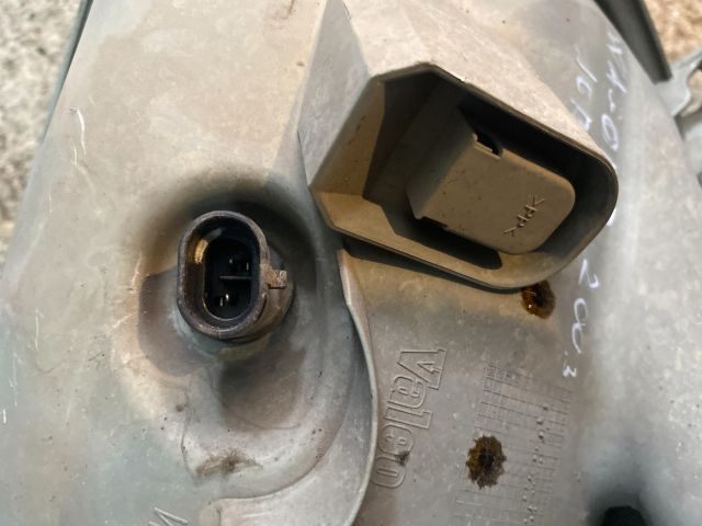 bontott SUZUKI WAGON R PLUS Jobb Fényszóró