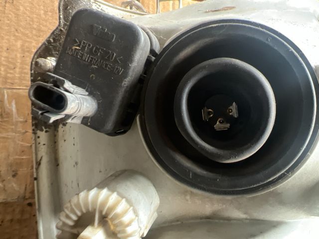 bontott SUZUKI WAGON R PLUS Jobb Fényszóró