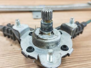 bontott SUZUKI WAGON R PLUS Jobb hátsó Ablakemelő Szerkezet (Mechanikus)